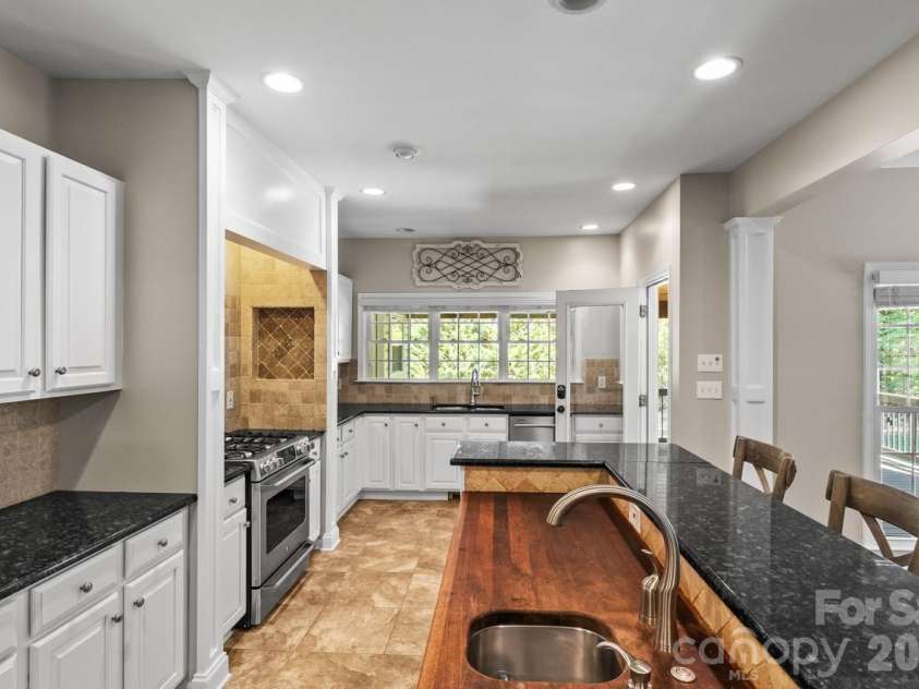 107 Jib Lane, Mooresville, NC 28117.  MLS# CAR4382872, YatesRealty ID 24646. Kitchen