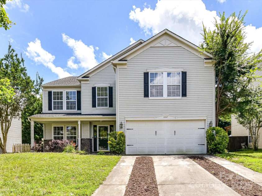 14307 Hartwell Farm Drive, Charlotte, NC 28278.  MLS# CAR4272363, YatesRealty ID 24646. 