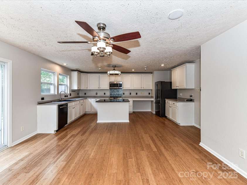 14307 Hartwell Farm Drive, Charlotte, NC 28278.  MLS# CAR4272363, YatesRealty ID 24646. 