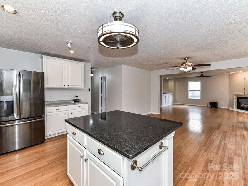 14307 Hartwell Farm Drive, Charlotte, NC 28278.  MLS# CAR4272363, YatesRealty ID 24646. 