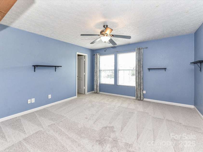 14307 Hartwell Farm Drive, Charlotte, NC 28278.  MLS# CAR4272363, YatesRealty ID 24646. 