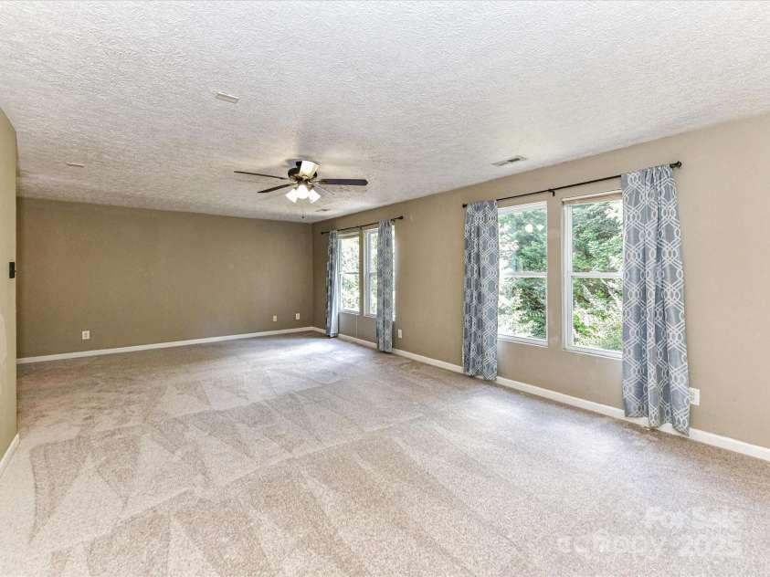 14307 Hartwell Farm Drive, Charlotte, NC 28278.  MLS# CAR4272363, YatesRealty ID 24646. 