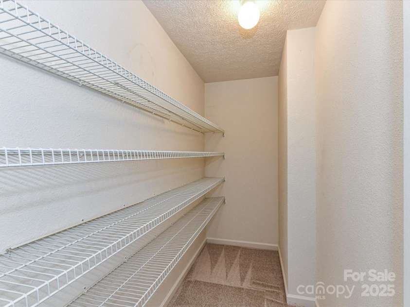 14307 Hartwell Farm Drive, Charlotte, NC 28278.  MLS# CAR4272363, YatesRealty ID 24646. 