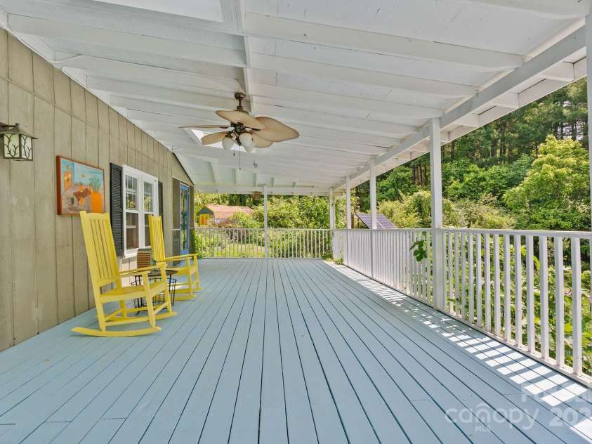 20 Pickens Lane, Weaverville, NC 28787.  MLS# CAR4267121, YatesRealty ID 24647. Porch