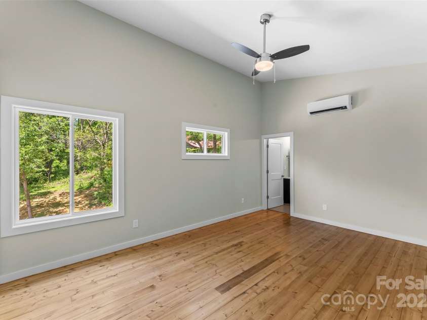 65 Moore Avenue, Asheville, NC 28806.  MLS# CAR4273163, YatesRealty ID 24648. 
