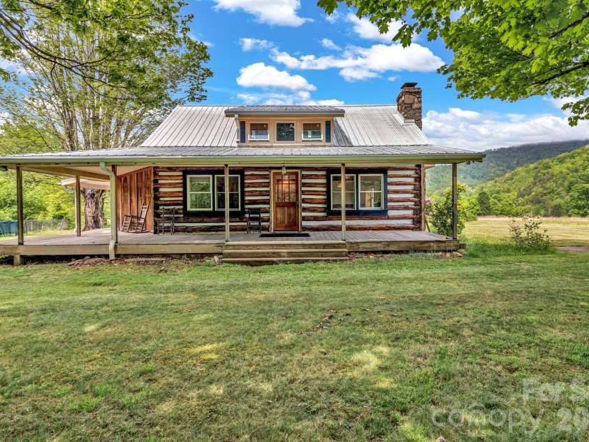 45 Sugar Cove Road, Weaverville, NC 28787.  MLS# CAR4375889, YatesRealty ID 24649. 