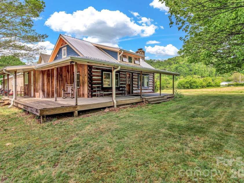 45 Sugar Cove Road, Weaverville, NC 28787.  MLS# CAR4375889, YatesRealty ID 24649. 