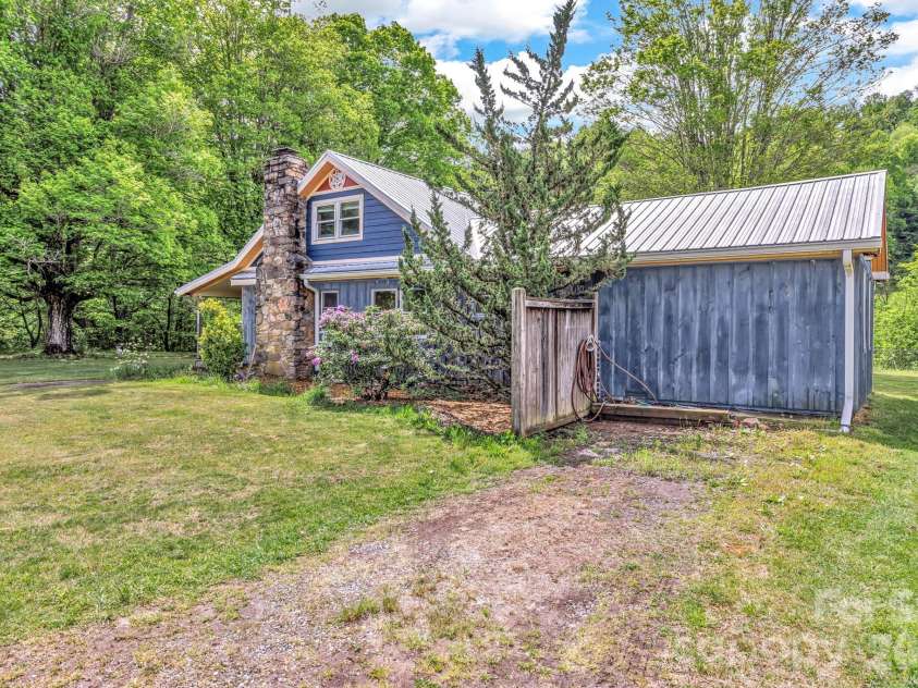 45 Sugar Cove Road, Weaverville, NC 28787.  MLS# CAR4375889, YatesRealty ID 24649. 
