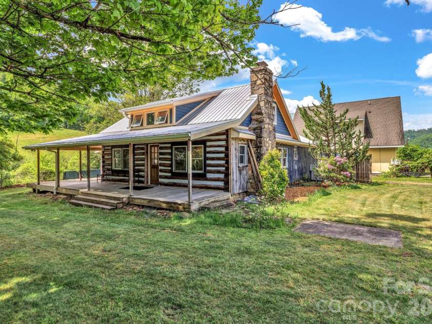 45 Sugar Cove Road, Weaverville, NC 28787.  MLS# CAR4375889, YatesRealty ID 24649. 