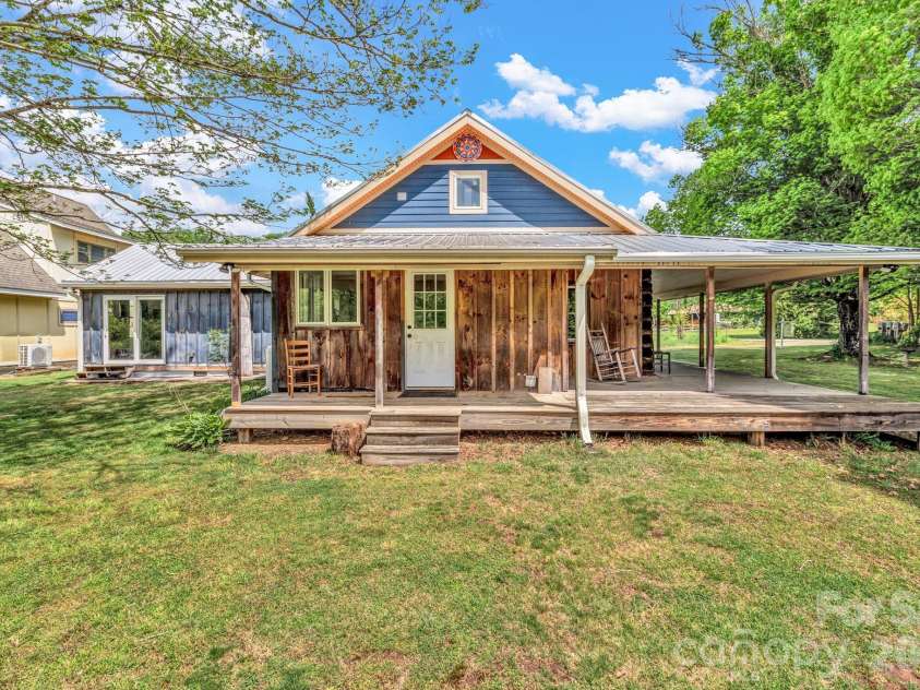 45 Sugar Cove Road, Weaverville, NC 28787.  MLS# CAR4375889, YatesRealty ID 24649. 