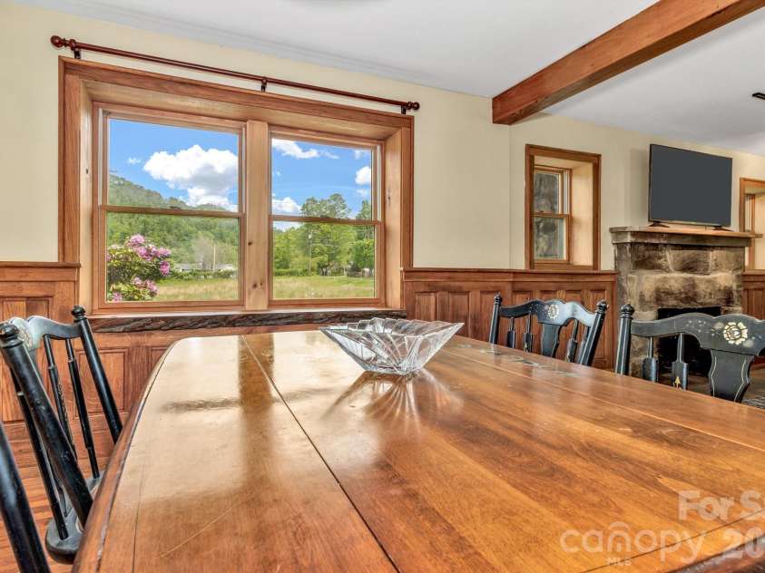 45 Sugar Cove Road, Weaverville, NC 28787.  MLS# CAR4375889, YatesRealty ID 24649. 