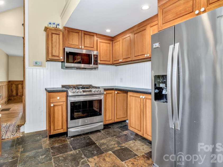 45 Sugar Cove Road, Weaverville, NC 28787.  MLS# CAR4375889, YatesRealty ID 24649. 
