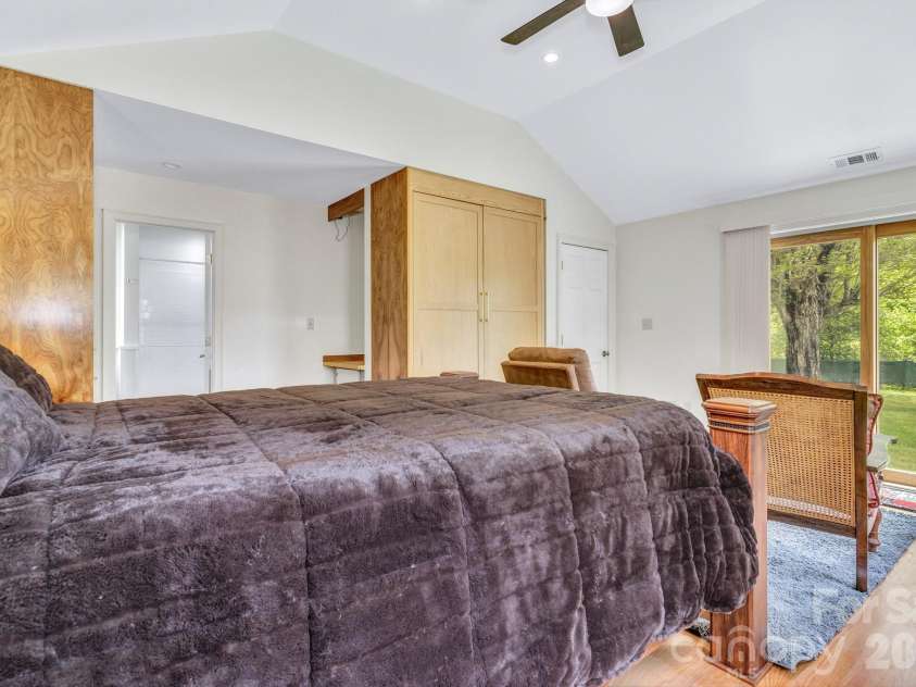 45 Sugar Cove Road, Weaverville, NC 28787.  MLS# CAR4375889, YatesRealty ID 24649. 