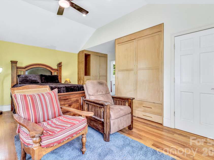 45 Sugar Cove Road, Weaverville, NC 28787.  MLS# CAR4375889, YatesRealty ID 24649. 