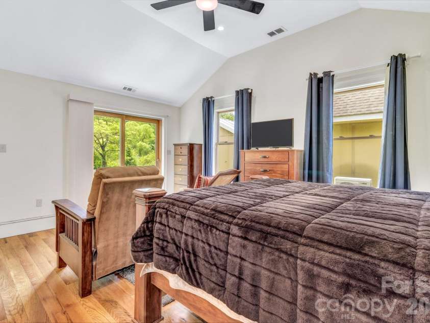 45 Sugar Cove Road, Weaverville, NC 28787.  MLS# CAR4375889, YatesRealty ID 24649. 