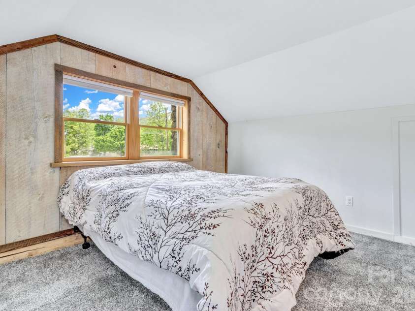 45 Sugar Cove Road, Weaverville, NC 28787.  MLS# CAR4375889, YatesRealty ID 24649. 