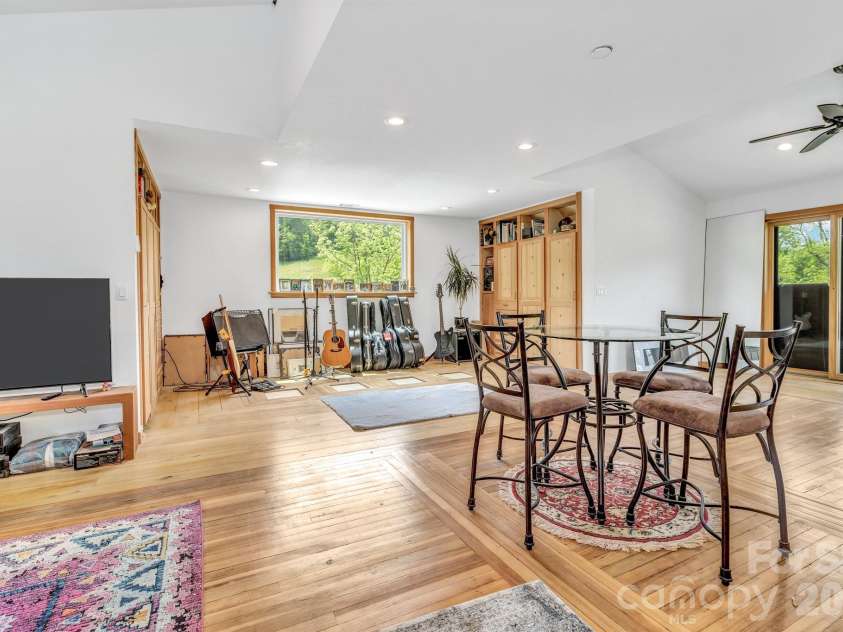 45 Sugar Cove Road, Weaverville, NC 28787.  MLS# CAR4375889, YatesRealty ID 24649. 