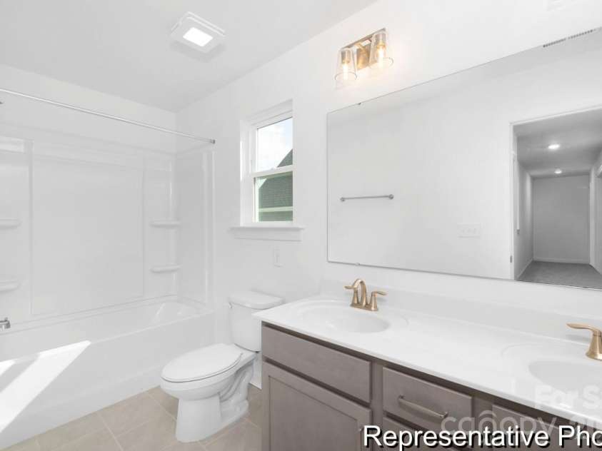 1823 Hunter Oaks Lane, Lincolnton, NC 28092.  MLS# CAR4337807, YatesRealty ID 2465. 