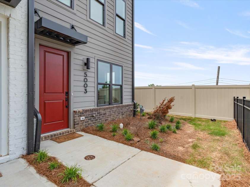 5003 Tiny Lane, Charlotte, NC 28203.  MLS# CAR4231569, YatesRealty ID 2465. 