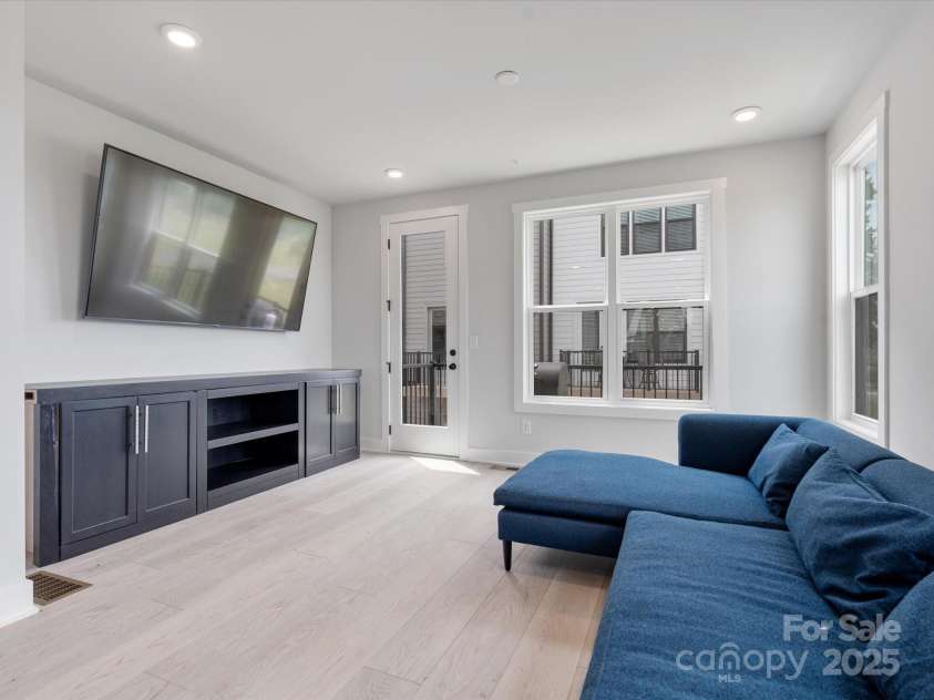 5003 Tiny Lane, Charlotte, NC 28203.  MLS# CAR4231569, YatesRealty ID 2465. 
