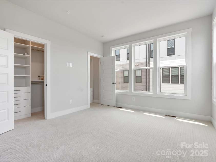 5003 Tiny Lane, Charlotte, NC 28203.  MLS# CAR4231569, YatesRealty ID 2465. 