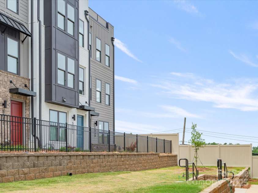 5003 Tiny Lane, Charlotte, NC 28203.  MLS# CAR4231569, YatesRealty ID 2465. 