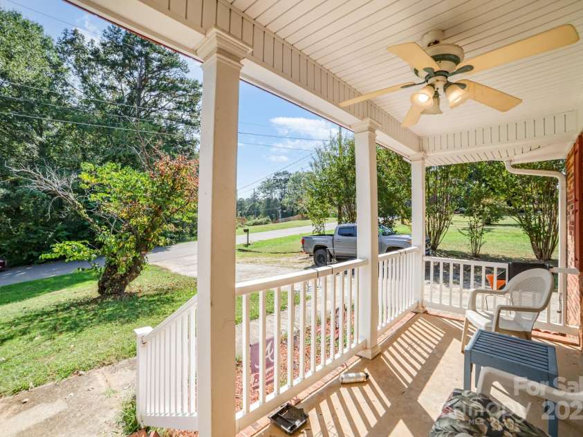 801 Windwood Drive, Gastonia, NC 28056.  MLS# CAR4306059, YatesRealty ID 2465. 