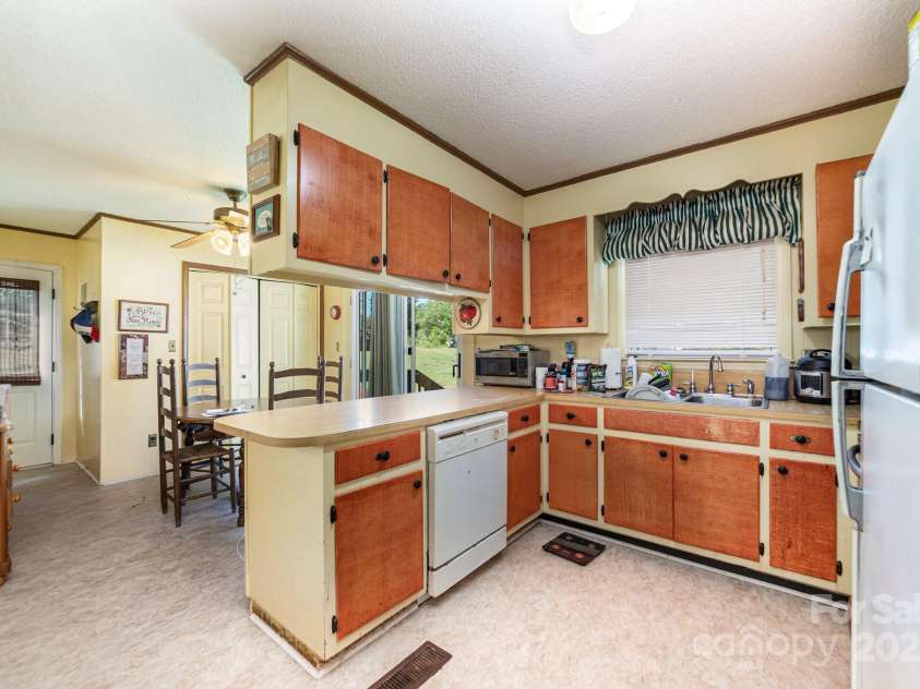 801 Windwood Drive, Gastonia, NC 28056.  MLS# CAR4306059, YatesRealty ID 2465. 