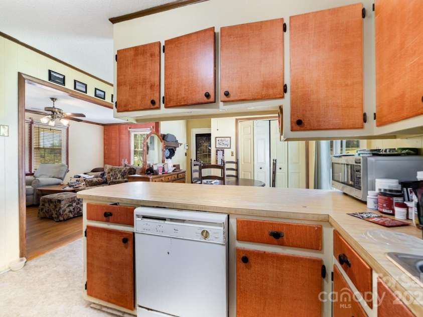 801 Windwood Drive, Gastonia, NC 28056.  MLS# CAR4306059, YatesRealty ID 2465. 