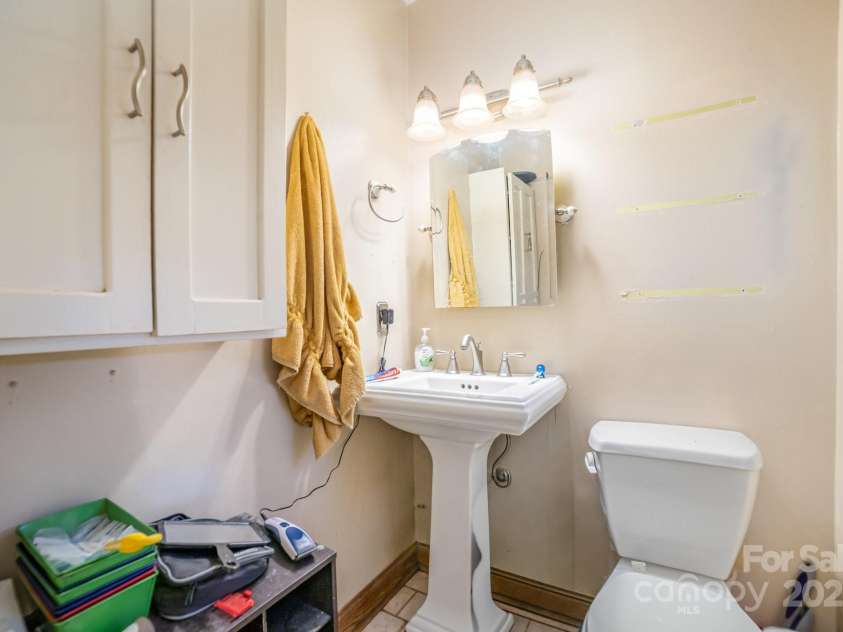 801 Windwood Drive, Gastonia, NC 28056.  MLS# CAR4306059, YatesRealty ID 2465. 