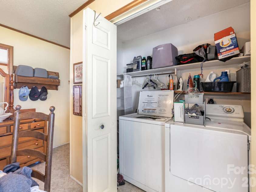 801 Windwood Drive, Gastonia, NC 28056.  MLS# CAR4306059, YatesRealty ID 2465. 