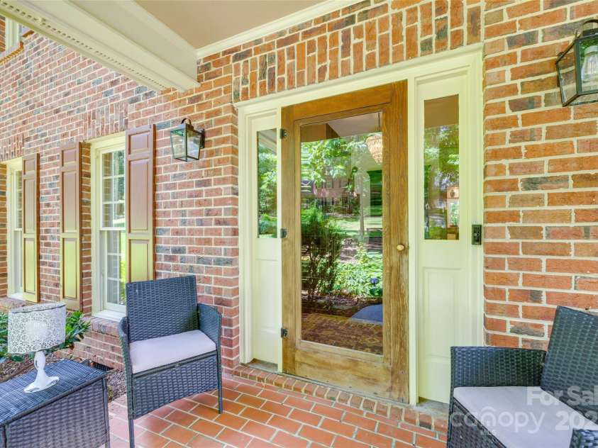 10215 Balmoral Circle, Charlotte, NC 28210.  MLS# CAR4264871, YatesRealty ID 24650. 