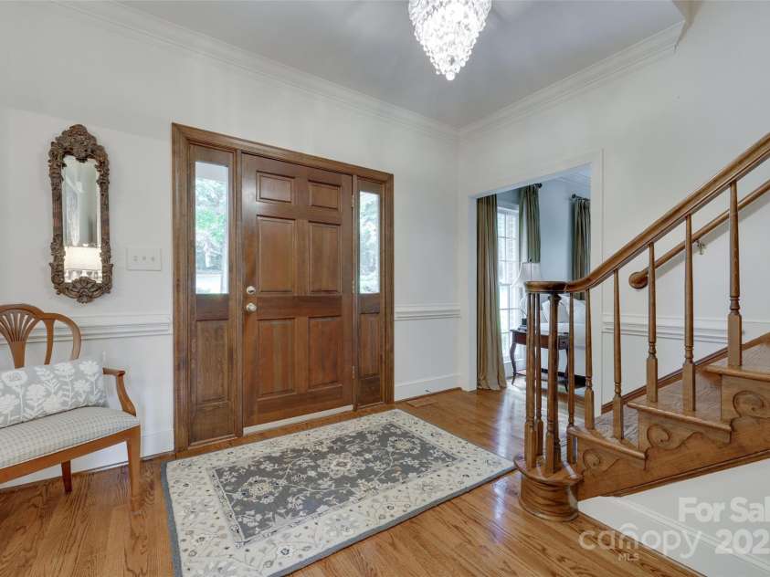 10215 Balmoral Circle, Charlotte, NC 28210.  MLS# CAR4264871, YatesRealty ID 24650. 