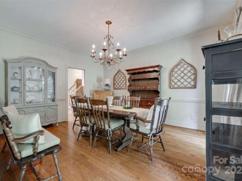 10215 Balmoral Circle, Charlotte, NC 28210.  MLS# CAR4264871, YatesRealty ID 24650. 