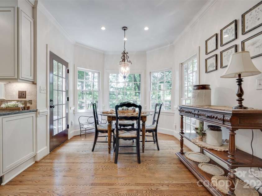 10215 Balmoral Circle, Charlotte, NC 28210.  MLS# CAR4264871, YatesRealty ID 24650. 