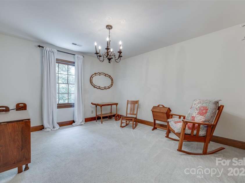 10215 Balmoral Circle, Charlotte, NC 28210.  MLS# CAR4264871, YatesRealty ID 24650. 