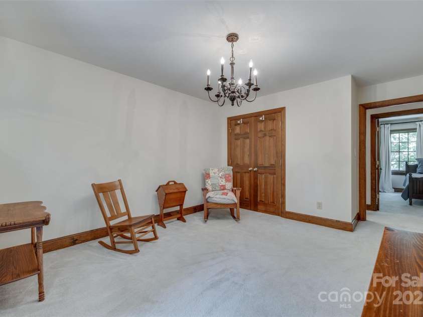 10215 Balmoral Circle, Charlotte, NC 28210.  MLS# CAR4264871, YatesRealty ID 24650. 