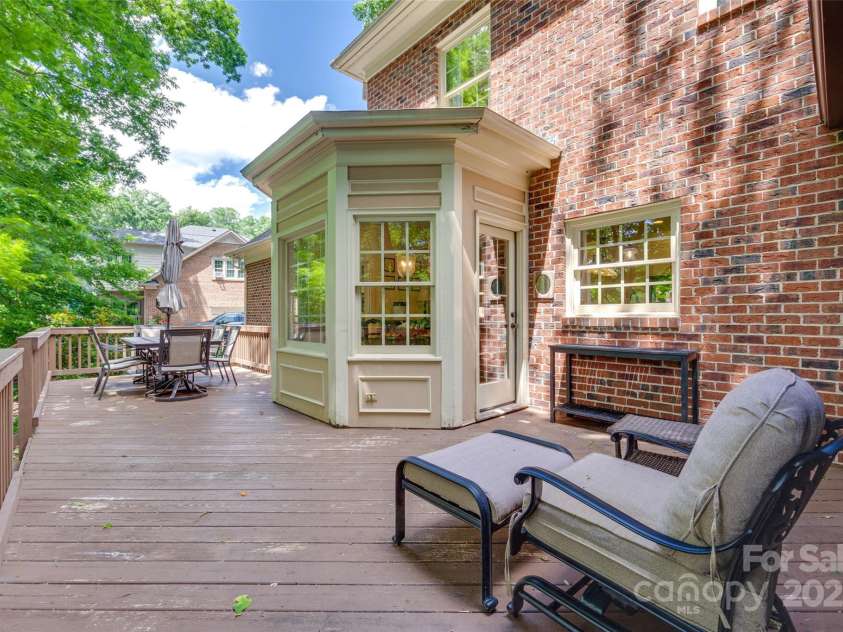 10215 Balmoral Circle, Charlotte, NC 28210.  MLS# CAR4264871, YatesRealty ID 24650. 