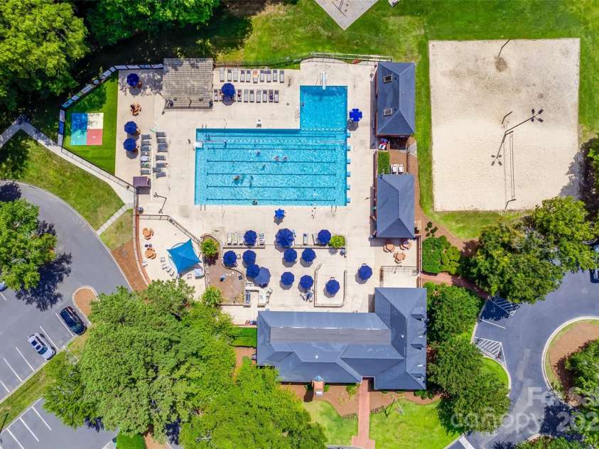 10215 Balmoral Circle, Charlotte, NC 28210.  MLS# CAR4264871, YatesRealty ID 24650. 