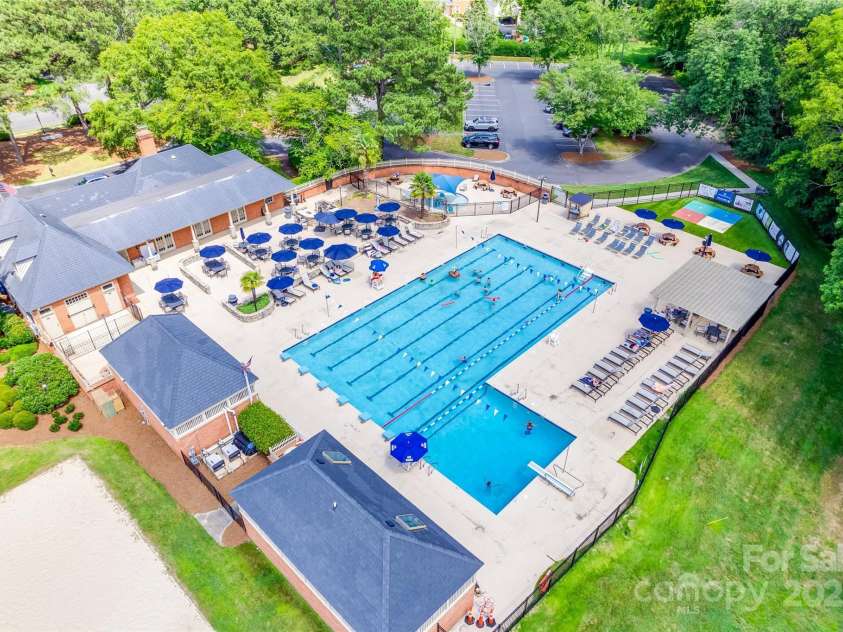 10215 Balmoral Circle, Charlotte, NC 28210.  MLS# CAR4264871, YatesRealty ID 24650. 