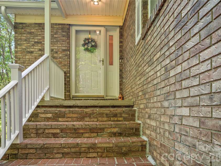 12 Steeplechase Court, Hendersonville, NC 28791.  MLS# CAR4374368, YatesRealty ID 24650. 