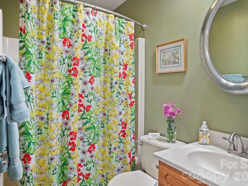 12 Steeplechase Court, Hendersonville, NC 28791.  MLS# CAR4374368, YatesRealty ID 24650. 