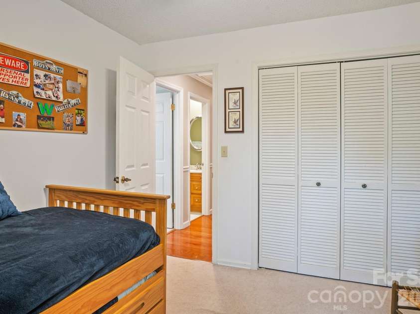 12 Steeplechase Court, Hendersonville, NC 28791.  MLS# CAR4374368, YatesRealty ID 24650. 