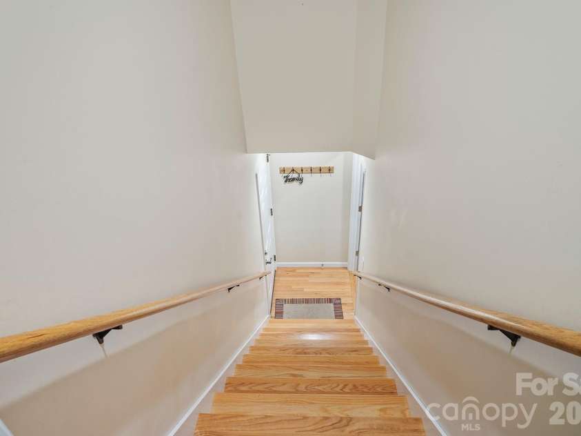 12 Steeplechase Court, Hendersonville, NC 28791.  MLS# CAR4374368, YatesRealty ID 24650. 