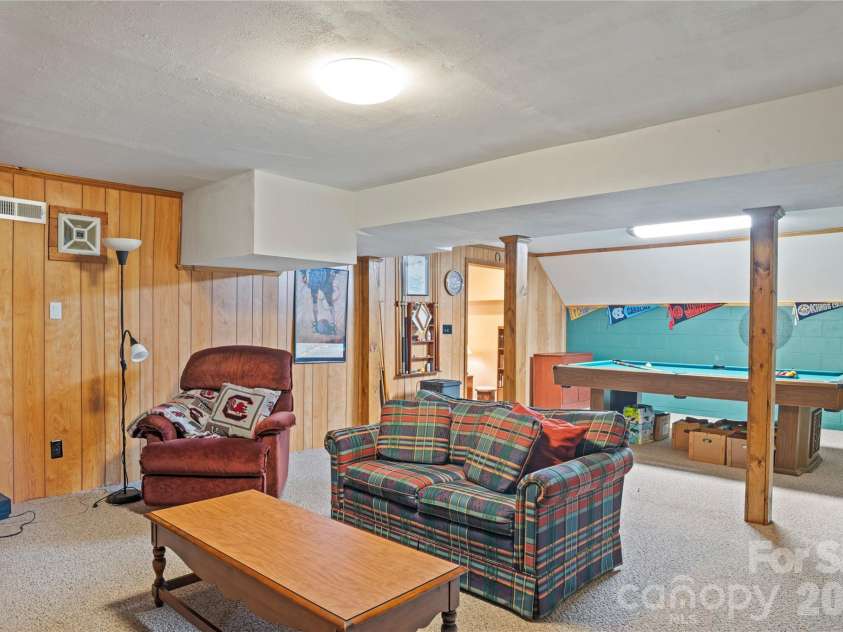 12 Steeplechase Court, Hendersonville, NC 28791.  MLS# CAR4374368, YatesRealty ID 24650. 