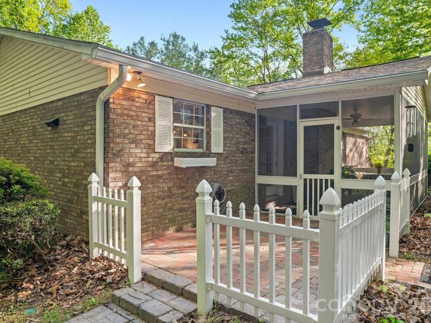 12 Steeplechase Court, Hendersonville, NC 28791.  MLS# CAR4374368, YatesRealty ID 24650. 
