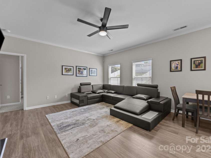 13315 Hunting Birds Lane, Charlotte, NC 28278.  MLS# CAR4254253, YatesRealty ID 24652. 