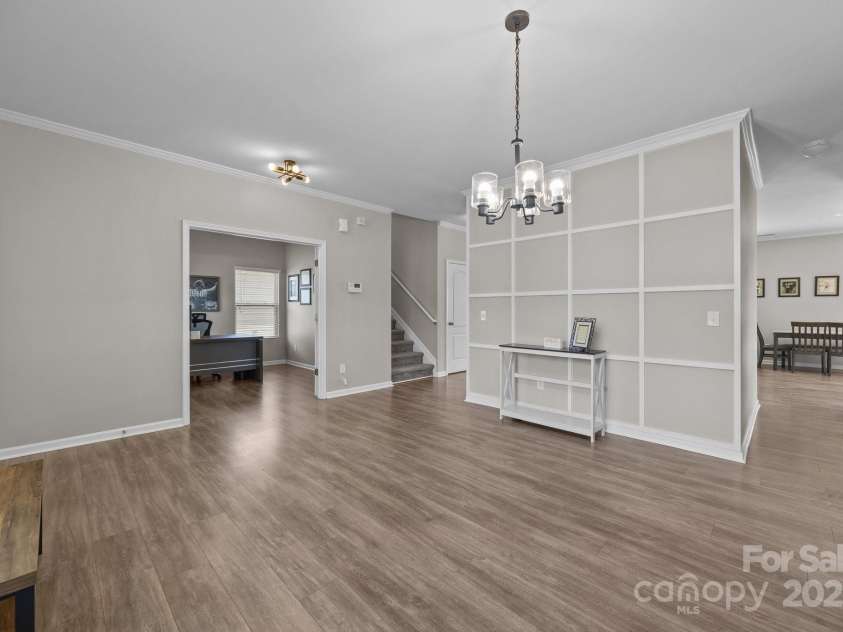 13315 Hunting Birds Lane, Charlotte, NC 28278.  MLS# CAR4254253, YatesRealty ID 24652. 