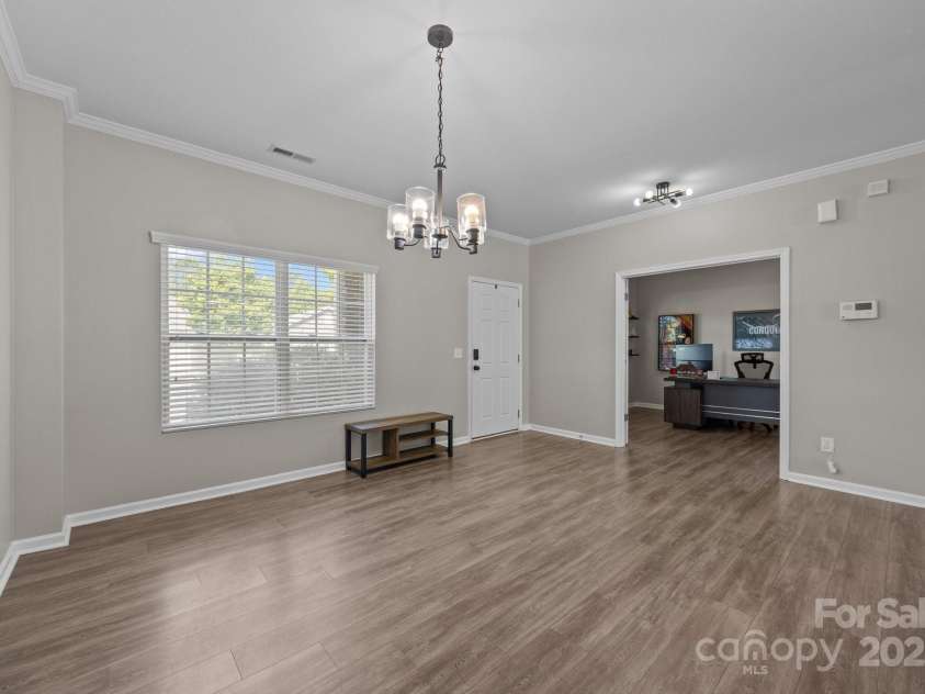 13315 Hunting Birds Lane, Charlotte, NC 28278.  MLS# CAR4254253, YatesRealty ID 24652. 