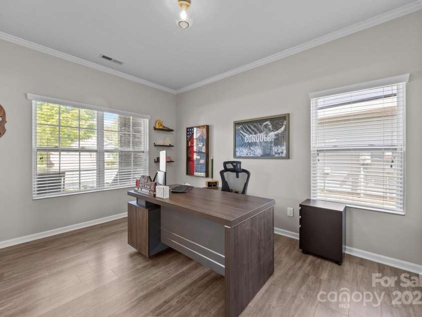 13315 Hunting Birds Lane, Charlotte, NC 28278.  MLS# CAR4254253, YatesRealty ID 24652. 